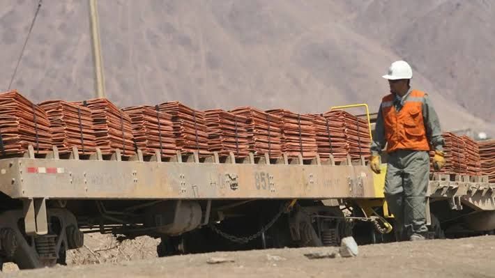 Robos de cobre desafían la seguridad de los trenes mineros en Chile: 169 toneladas sustraídas en cuatro meses